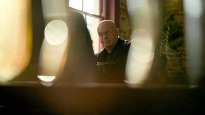 - If you really want to know
the story - Ross Kemp: Mafia and Britain