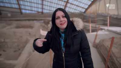 If you rewind to when the Ancient
Egyptian pyramids were being built, - Raiders of the Lost Past with Janina Ramirez
