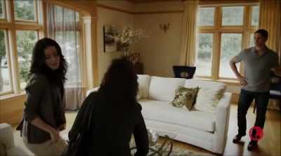 If Samantha killed my father,
then who killed her? - Stranger in the House