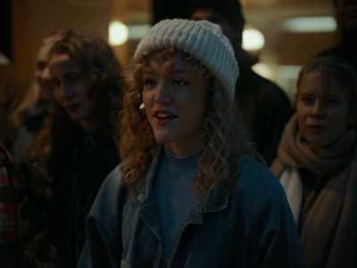 If someone shoots you,
you die for eight seconds. - Girl Picture