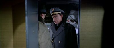 If he tears this plane apart - Airport