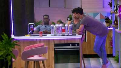 IF THAT DON'T WORK, THEN I'M
GOING TO SHOOT FOR THIS. - Love Island