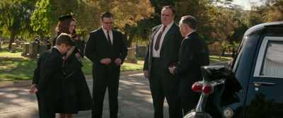If there's anything you need,
don't hesitate to call me. - Suburbicon