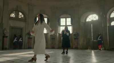  If these are your steps, Sire, 
then your dance is a passacaille. - Versailles