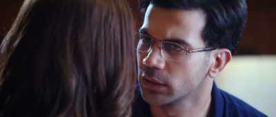 If you think that seeing
your beautiful face - Shaadi Mein Zaroor Aana