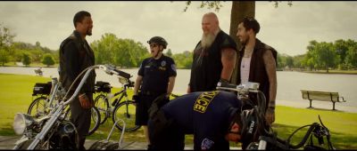 If those boys is cops I'm DEA - 21 Jump Street