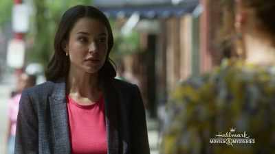 If he took the $10,000
from the scene, - Nikki & Nora: Sister Sleuths