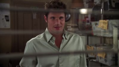 If she turns around, that means she likes me. - Charmed