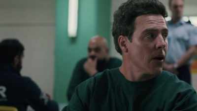 If someone unexpected comes into my cell, - Informer 3838