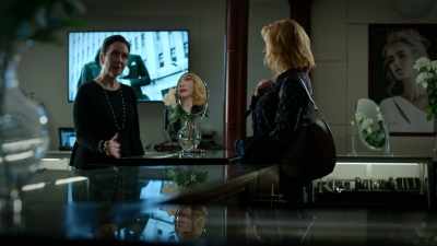 - If you want to give
your husband my card, - Good Girls