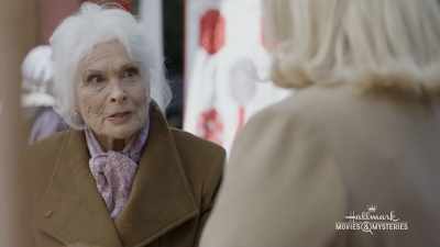 If you want to help Laurel
to move forward, - Debbie Macomber's A Mrs. Miracle Christmas