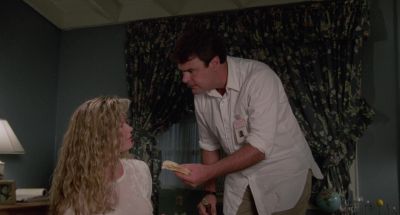 If you want my secrets you'll eat my sandwich - My Stepmother Is an Alien