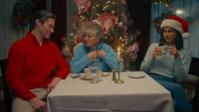 If it wasn't for me, - Christmas at the Holly Hotel