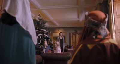 If we're going to do this nativity play,
we need to go now. - Father Christmas Is Back