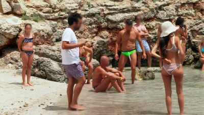 If we're going to do
this beach setup, - Below Deck Sailing Yacht