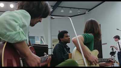 - If you'd like to do that you're welcome.
- Sure. Beautiful. - The Beatles: Get Back
