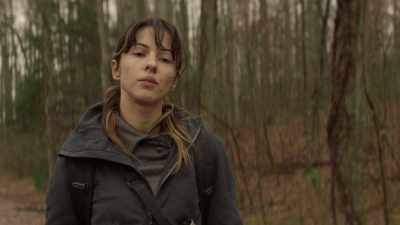 If you'll justput that weapon away, - The Walking Dead: World Beyond