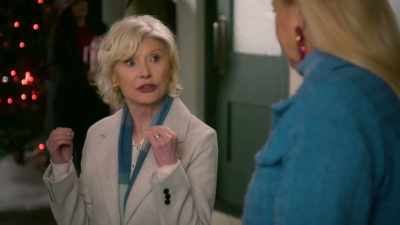If you're going to be rude,
we don't have to talk. - Holiday Mismatch
