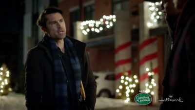 If you're going to have a tree, - Noel Next Door