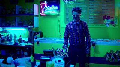 ♪ If you're happy
and you know it ♪ - Legacies