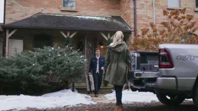 If you're here to help me pack,
you're too late. - A Bluegrass Christmas