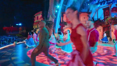 ♪ If you're impressed
imagine how I feel… Mom! ♪ - Encanto at the Hollywood Bowl