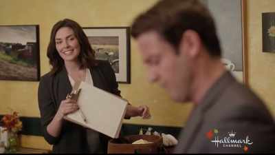 If you're trying to decide
what to order, - Falling for You