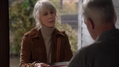 Ignore the loquacious patron
from the diner and just... - NCIS