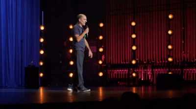 Ik denk dat het geïnfecteerd is.
Je moet terug naar de SEH. - Carl Barron: Drinking with a Fork