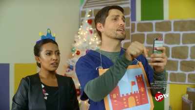Ik miste het begin van
de verontschuldiging die me toekwam. - Christmas with a Prince