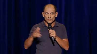 Ik moet bedienen.
-Het is jouw scheiding. - Carl Barron: Drinking with a Fork