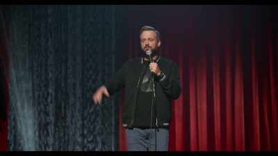 Il y avait des cages vides, j'ai demandé :
"C'est normal ?" - Nate Bargatze: The Tennessee Kid