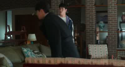 일단 제 짐은 안으로 다 들여놨어요 얼마 안 돼요 - Can This Love Be Translated?