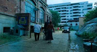 Ilinca, wait for us! - Do Not Expect Too Much from the End of the World