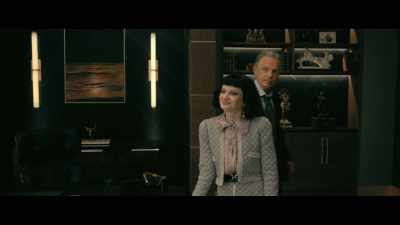 I'll be right back and... you bond. - The Fall of the House of Usher