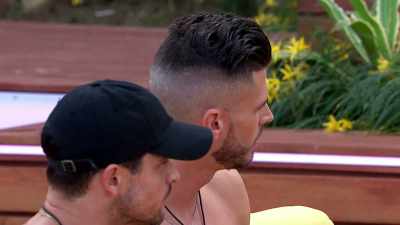 >> I'LL BE SLIDING IN, THOUGH. - Love Island