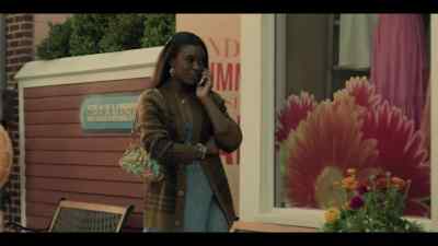 - I'll be there soon. 
- [VANESSA] Mm, cute. - Emperor of Ocean Park