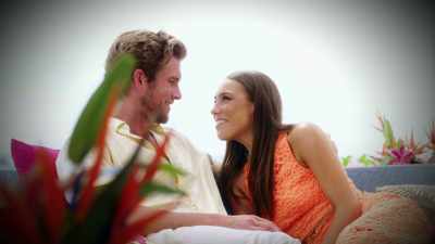 >> I'LL BE YOUR GIRLFRIEND. - Love Island