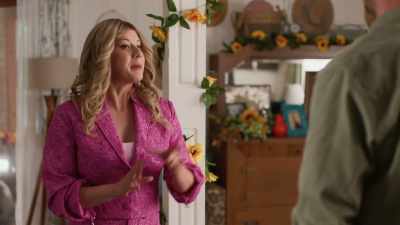 I'll bet you're handy,
though. [laughs] - The Heiress and the Handyman