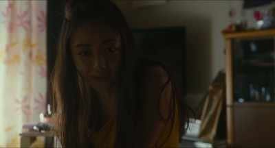 I'll buy you new clothes.
So come over here. - Shoplifters