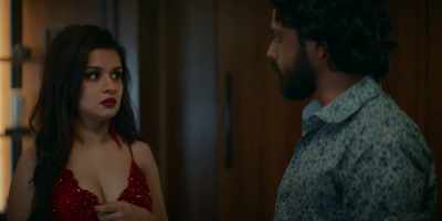 - I'll come to pick you up.
- The match is going really well. - Tiku Weds Sheru