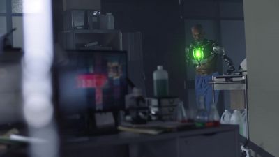 I'll distract him.
You make a run for it. - Supergirl