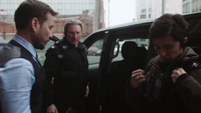 I'll do everything I can to make him
give himself up peacefully. - Line of Duty