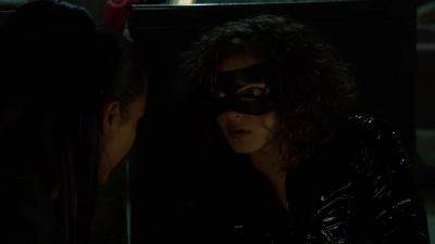 I'll draw their fire.
If you see an opening, run. - Gotham
