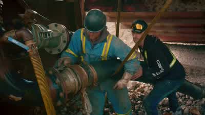I'll get a rod, we'll put that in there. - Gold Rush