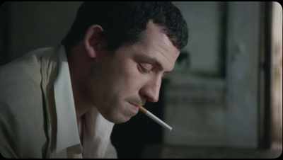 - I'll get him some clothes.
- Your student's very obedient. - La Chimera