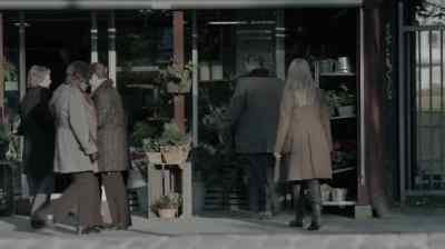 - I'll get some flowers for Gry.
- Why? - The Bridge