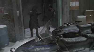 I'll get the door. - Relic Hunter