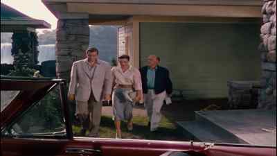 - I'll get the key.
- Thanks. - Niagara