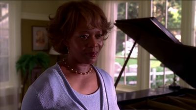 I'LL GET THE TRAY. - Desperate Housewives